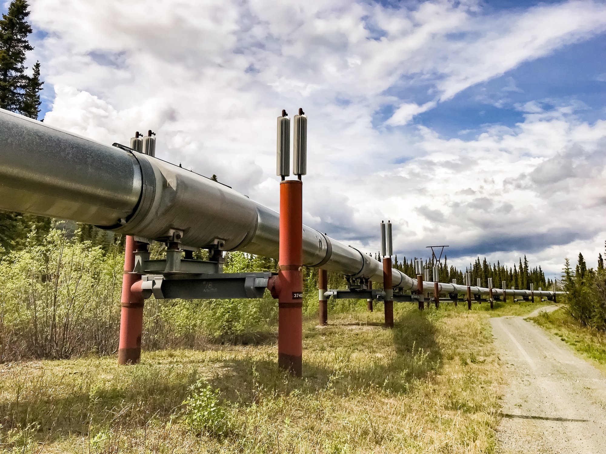 Risk, Fines, and Shutdowns: How Construction Management Platforms Keep Oil & Gas Projects Regulatory-Ready